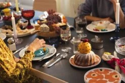 HAY Bougeoir Flare Stripe, Rose - Blanc -Hay 2021 09 30 FDS Valmiit VVV 22