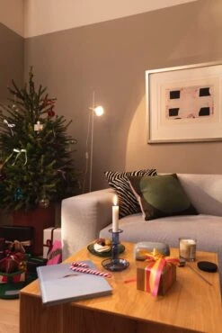 HAY Bougeoir Moyen Flare, Bleu Clair Avec Bord Rouge -Hay 2021 09 30 FDS Valmiit VVV 32