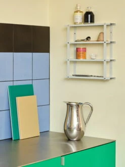 HAY Étagère Bacheca, Blanc Cassé -Hay 3 Days of Design 2022 Indian Steel Pitcher no 02 Half and Half Chopping Board Bacheca Shelf