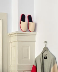 HAY Pantoufles Waffle, Taille Unique, Crème Multicolore 10 HAY Pantoufles Waffle, Taille Unique, Crème Multicolore -Hay 3 Days of Design 2022 Waffle Bathrobe Waffle Slippers