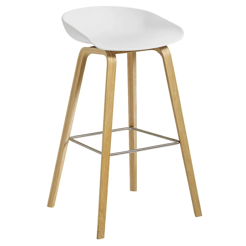 HAY Tabouret About A Stool AAS32, 74 cm, Chêne Laqué - Blanc 1 HAY Tabouret About A Stool AAS32, 74 cm, Chêne Laqué - Blanc