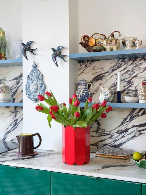 HAY Vase Arcs, Rouge 6 HAY Vase Arcs, Rouge – Image 6