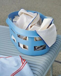 HAY Nappe Outline, 140 X 250 cm, Bleu Clair 7 HAY Nappe Outline, 140 X 250 cm, Bleu Clair -Hay Basket S soft blue Outline Tablecloth cream light blue 1