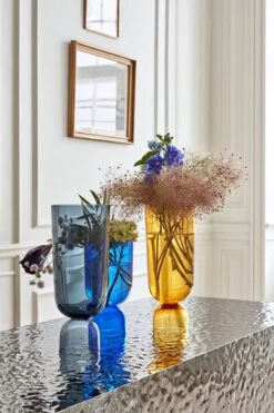 HAY Vase Bottoms Up, Modèle S, Bleu électrique -Hay Bottoms Up Vase electric blue S amber L navy blue L 28129