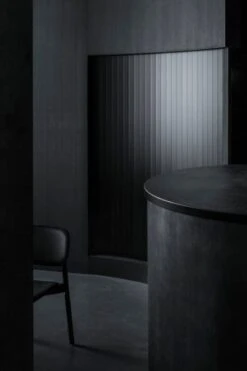 HAY Chaise Soft Edge 60, Noir Doux 8 HAY Chaise Soft Edge 60, Noir Doux -Hay Burnside Restaurant Tokyo 2021 Soft Edge 60 black 3