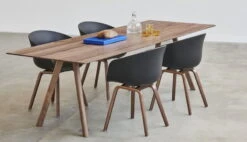 HAY Table CPH30, 250 X 90 cm, Noyer Laqué 5 HAY Table CPH30, 250 X 90 cm, Noyer Laqué -Hay CPH 30 L250xW90xH74 wb lacquer walnut AAC 22 Eco eco black shell wb lacquer walnut base Tint Glass light yellow with white rim