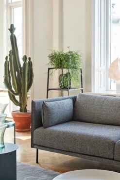 HAY Canapé Silhouette 2 Places, Olavi 03/Silk Black - Acier Noir 8 HAY Canapé Silhouette 2 Places, Olavi 03/Silk Black - Acier Noir -Hay Eiffel Shelf Square 4 layer ink black Silhouette Sofa black piping black leather Uph. Olavi 2