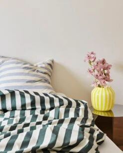 HAY Housse De Couette Été, Vert Foncé -Hay Ete dark green Juice Vase yellow