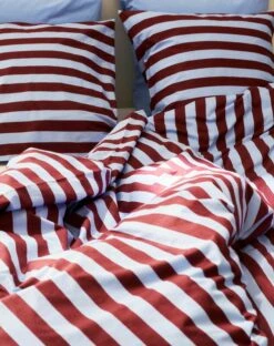 HAY Taie D’oreiller Été, Bordeaux - bleu Ciel 7 HAY Taie D’oreiller Été, Bordeaux - bleu Ciel -Hay Ete Duvet Cover Ete Pillowcase bordeaux and sky blue