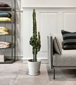 HAY Canapé Silhouette 3 Places, Olavi 03/Silk Black - Acier Noir -Hay Flower Pot Silhouette Sofa Soft Stripe Cushion HAY Aarhus