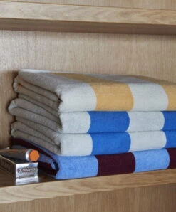 HAY Essuie-mains à Rayures Frotté, Jaune Chaud 5 HAY Essuie-mains à Rayures Frotté, Jaune Chaud -Hay FrottStripe Hand Towel family