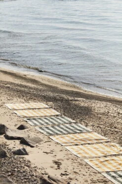 HAY Drap De Bain à Rayures Frotté, Jaune Chaud 11 HAY Drap De Bain à Rayures Frotté, Jaune Chaud -Hay Frotte Stripe family 01