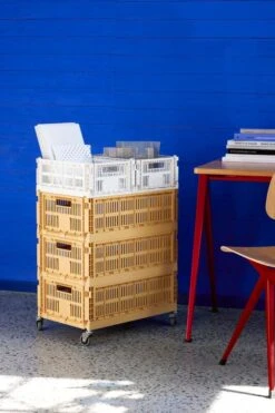 HAY Ensemble De Roulettes Colour Crate, Lot De 4, L -Hay HAY Colour Crate L golden yellow HAY Colour Crate M off white HAY Colour Crate Wheels Pyramid Table 01 clear lacquered oak top tomato red frame Result chair wb lacquered oak seat and back