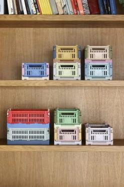 HAY Colour Crate Mix, S, Plastique Recyclé, Bleu Ciel -Hay HAY Colour Crate Mix family 02