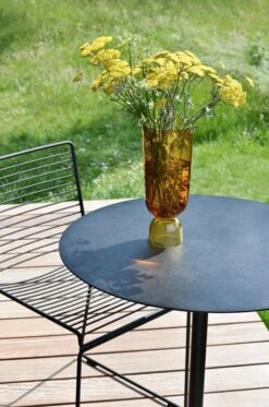 HAY Vase Bottoms Up, Modèle L, Ambre -Hay Hee Dining Chair black Bottoms Up Vase l amber Terrazzo Table anthracite tabletop