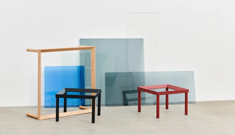 HAY Table Kofi 80 X 80 cm, Chêne Laqué - Verre Gris 2 HAY Table Kofi 80 X 80 cm, Chêne Laqué - Verre Gris – Image 2