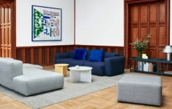 HAY Canapé Mags Soft 3 places, Comb.1 Accoudoir Bas, Flamiber J4 6 HAY Canapé Mags Soft 3 places, Comb.1 Accoudoir Bas, Flamiber J4 -Hay Mags Soft Low 3 Seater comb 1 Olavi by HAY 07 black stitching Mags Soft Low 25 Seater comb 3 Linara 311 white stitchingrole