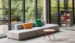 HAY Lampadaire Paper Cube, Blanc 8 HAY Lampadaire Paper Cube, Blanc -Hay Mags modules 1963 9302 9301 Remix 123 Mags 10 Cushion Vidar 456 Mags 9 Cushion Vidar 932 Pyramid Coffee Table 51 oak top tomato red frame