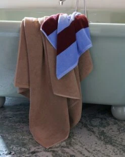HAY Serviette De Bain Mono, Cappuccino -Hay Mono Bath Sheet cappuccino FrottStripe Hand Towel bordeaux and sky blue