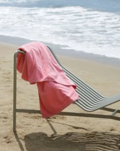 HAY Serviette De Bain Mono, Rose -Hay Mono Bath Towel pink Palissade Chaise Longue sky grey
