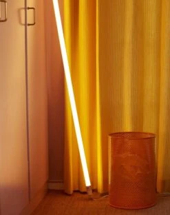 HAY Tube Neon LED, Jaune 7 HAY Tube Neon LED, Jaune -Hay Neon Tube LED warm white Perforated Bin M yellow