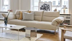 HAY Tapis Shaggy, Crème -Hay Pandarine 3 Seater reclining armrest Lint beige oiled oak legs Plica Sprinkle cream Shaggy Rug cream