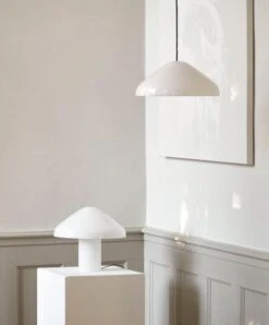HAY Lampe De Table Pao Portable, Blanc Crème -Hay Pao Glass Pendant 350 white Pao Glass Table Lamp 350 white