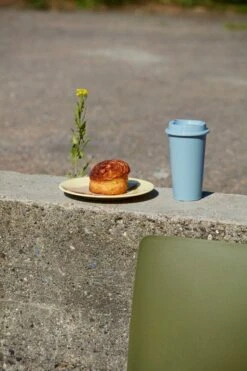 HAY Lot De 3 tasses à Café Paquet, Bleu 9 HAY Lot De 3 tasses à Café Paquet, Bleu -Hay Paquet Coffee Cup Rainbow Plate light yellow 1