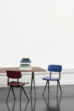 HAY Table Pyramid 02, Noir - chêne Laqué 10 HAY Table Pyramid 02, Noir - chêne Laqué -Hay Pyramid Table 02 smoked oak Result Chair 02