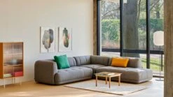 HAY Pied Pour Lampadaire Common, Summit Grey - Grey Terrazzo 11 HAY Pied Pour Lampadaire Common, Summit Grey - Grey Terrazzo -Hay Quilton Remix 143 Mags 9 Cushion Vidar 932 Mags 10 Cushion Vidar 456 Colour Cabinet Tall yellow with glass doors Kofi 80x80 clear glass tabletop wc lacquered oak frame