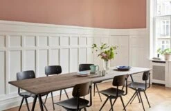 HAY Chaise Result, Noir 8 HAY Chaise Result, Noir -Hay Result Chair black Pyramid Table 02 smoked oak