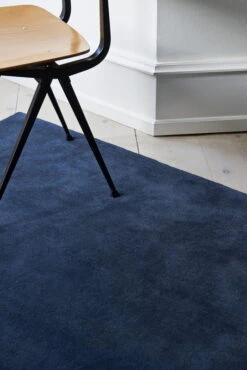 HAY Tapis Raw No 2, Bleu Minuit -Hay Result Chair Raw Rug NO. 2 midnight blue