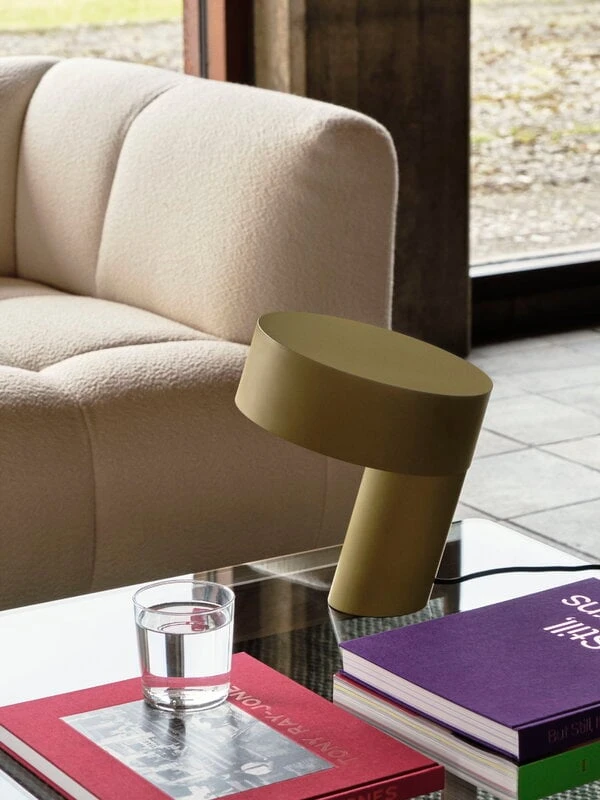 HAY Lampe De Table Slant, Kaki 6 HAY Lampe De Table Slant, Kaki – Image 6