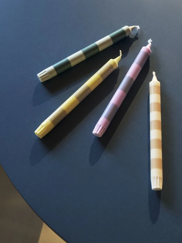 HAY Bougie Stripe, Jaune - Blanc 4 HAY Bougie Stripe, Jaune - Blanc – Image 4