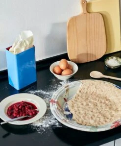 HAY Récipient Tin By Sowden, Bleu -Hay Tin by Sowden blue Plank Swirl Bowl multi splash 1