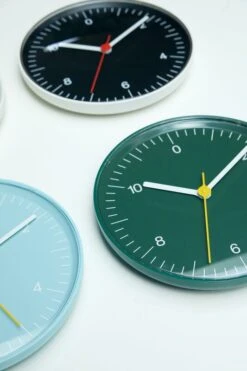 HAY Wall Clock, Vert 8 HAY Wall Clock, Vert -Hay Wall Clock dark green black light blue Studio Visit 1