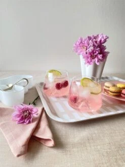 HAY Assiette Rainbow, Petit Modèle, Rose Pâle 8 HAY Assiette Rainbow, Petit Modèle, Rose Pâle -Hay design stories cocktailit kevaan juhliin 5 ma