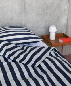 HAY Table Carrée Moyenne Tray, Caramel 10 HAY Table Carrée Moyenne Tray, Caramel -Hay t Pillow Case midnight blue and light grey te Duvet Cover midnight blue and light grey Apollo Portable Lamp